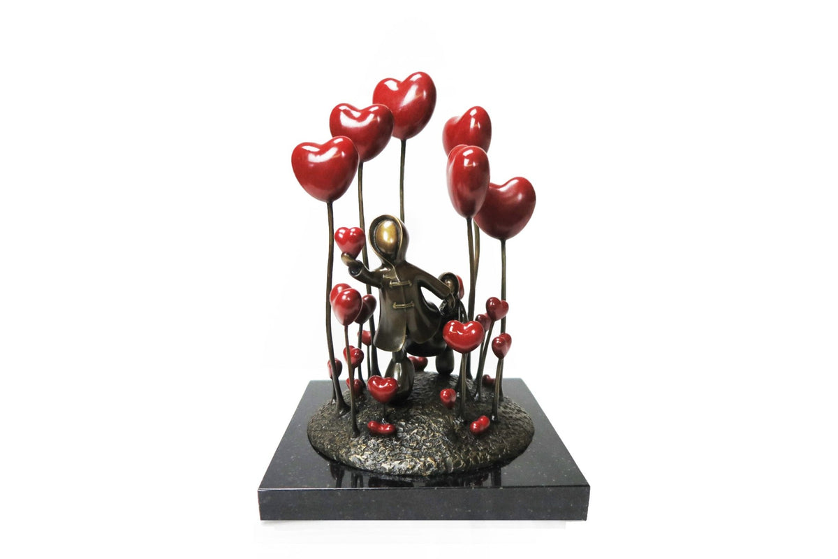 hand-in-hand-sculpture-thorpe
